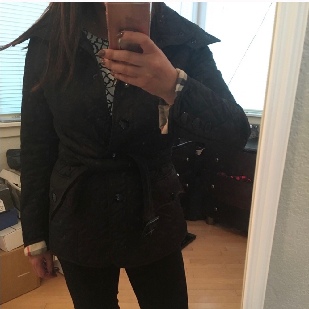 Burberry Quilted Black Jacket with Belt - Picture 5 of 6